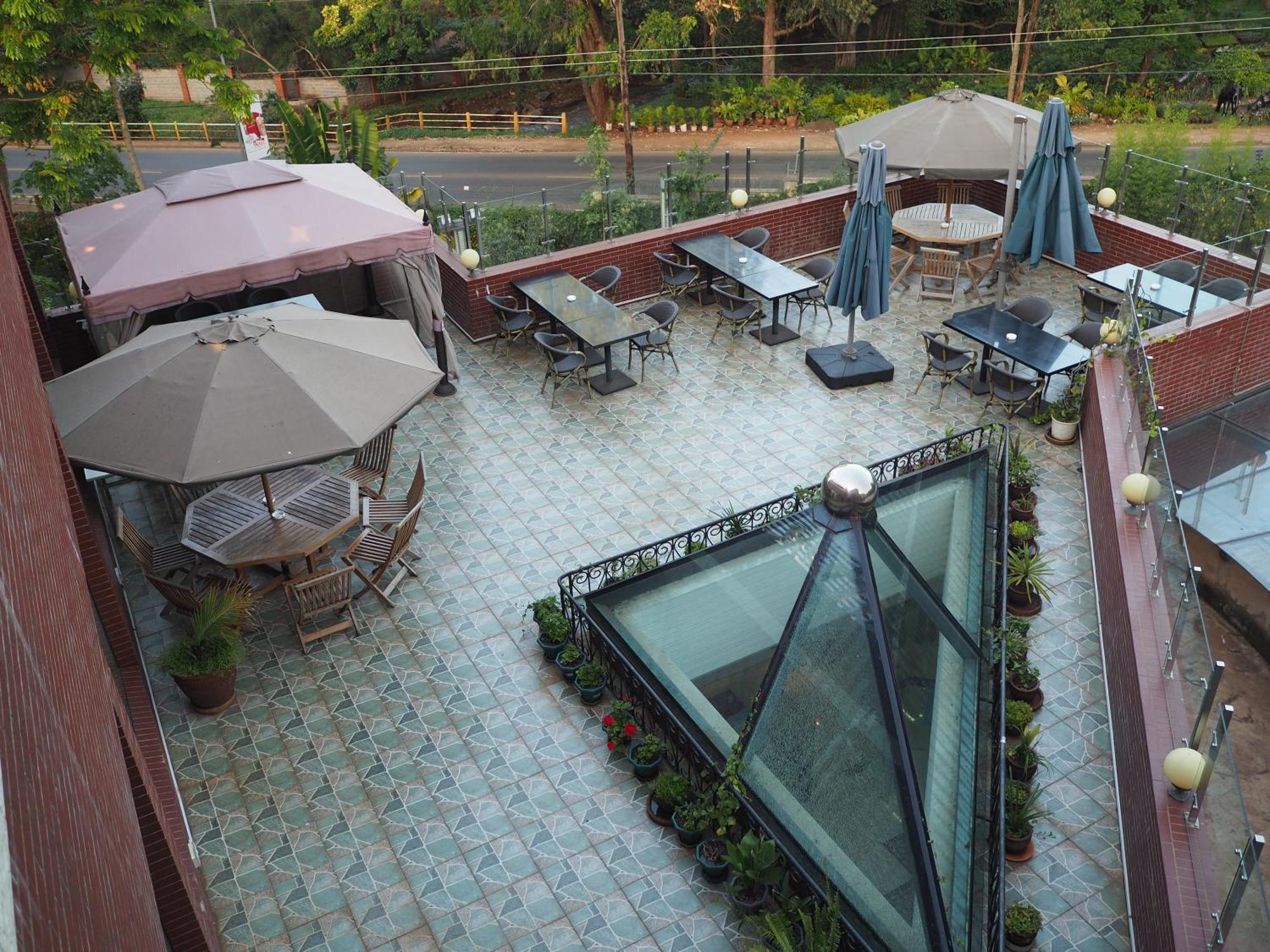 Soluxe Club International Hotel Nairobi Exterior foto